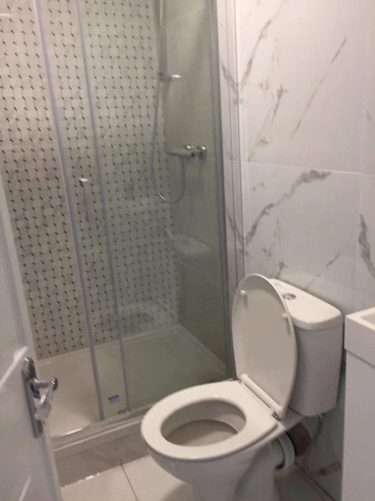 Modern wet room tiling and waterproofing, London and South East